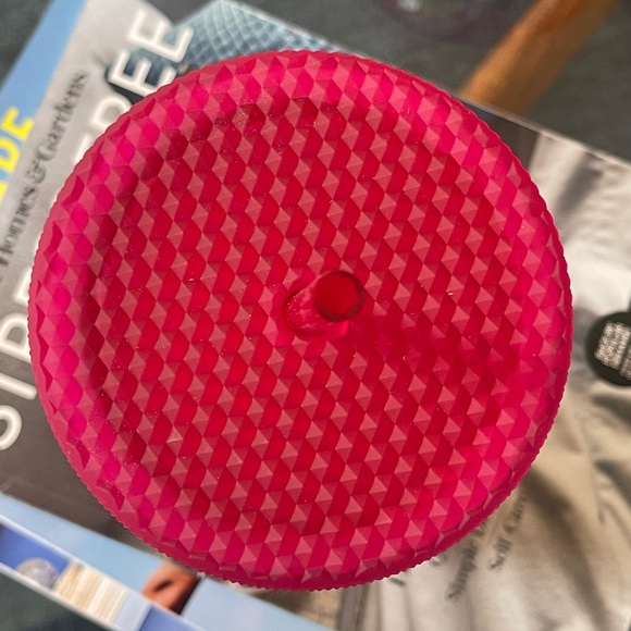 💕NWT💗Starbucks Spring 2023 Mother’s Day Ruby Pink Soft Touch Venti Tumbler - Picture 3 of 10